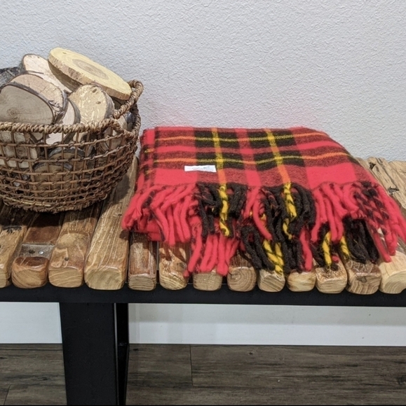 Faribo Vintage red plaid throw  Fluff Loomed square tartan Plaid Stadium blanket - Picture 9 of 9